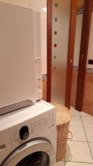 Live The History- A Due Passi Dal Castello Apartment Ferrara Bagian luar foto